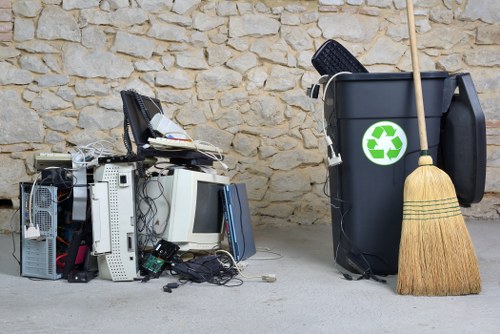 Initial consultation for house clearance services in Kilburn